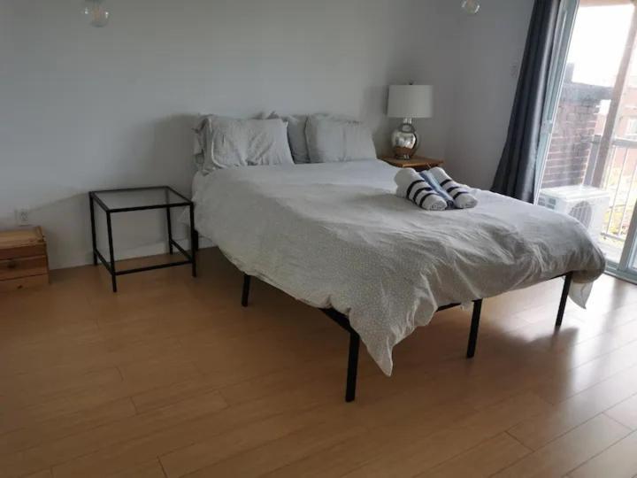 Apartment Marche Jean-talon Suites
