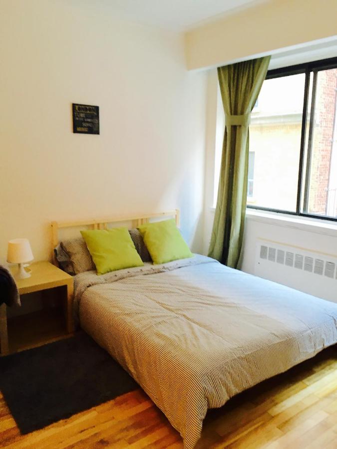 Apartment Stylish Apartment: Comfortable In The Golden Square Mile