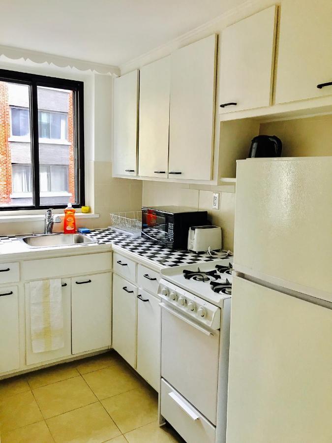 Stylish Apartment: Comfortable In The Golden Square Mile *