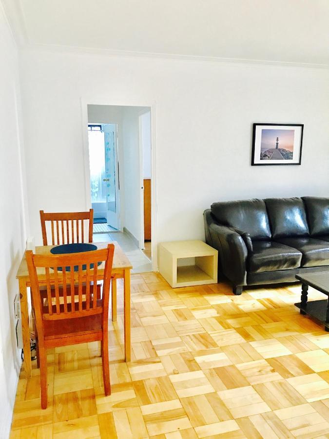 Apartment Stylish Apartment: Comfortable In The Golden Square Mile Montreal