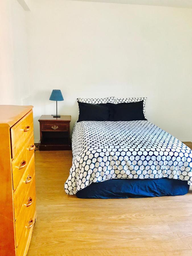 Stylish Apartment: Comfortable In The Golden Square Mile Apartment