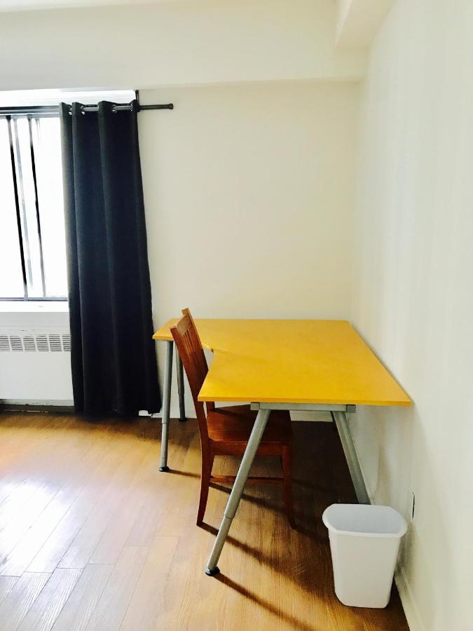 Stylish Apartment: Comfortable In The Golden Square Mile * Montreal