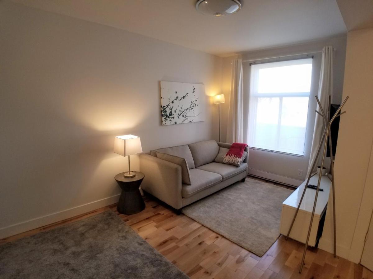 3 Bedroom Near Olympic Stadium Apartment