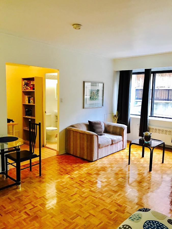 Apartment Stylish Apartment: Comfortable In The Golden Square Mile *