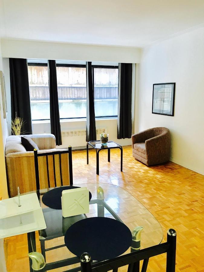 Stylish Apartment: Comfortable In The Golden Square Mile Apartment