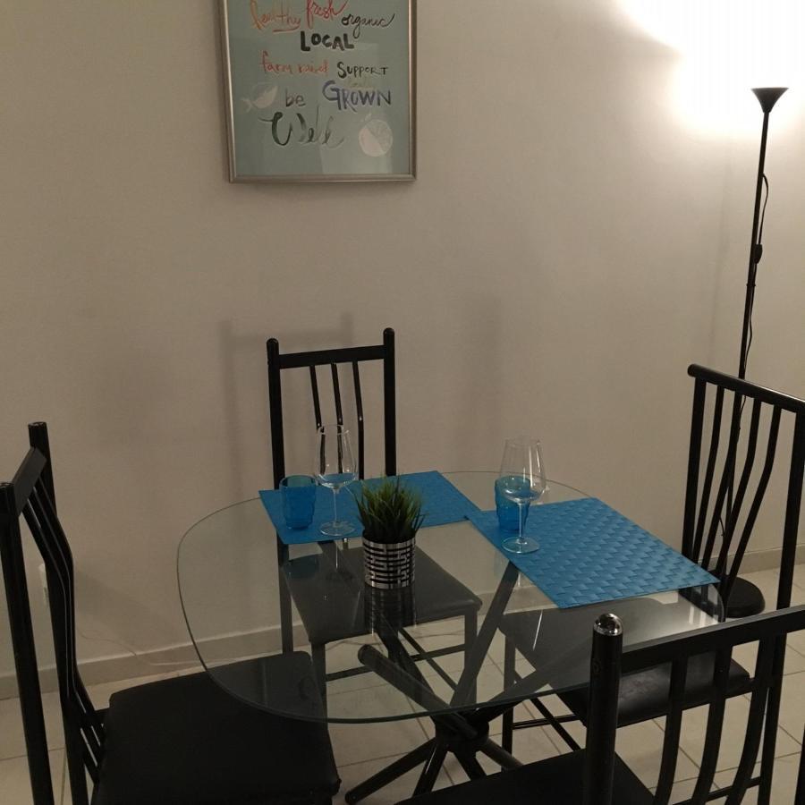 Apartment Stylish Apartment: Comfortable In The Golden Square Mile *