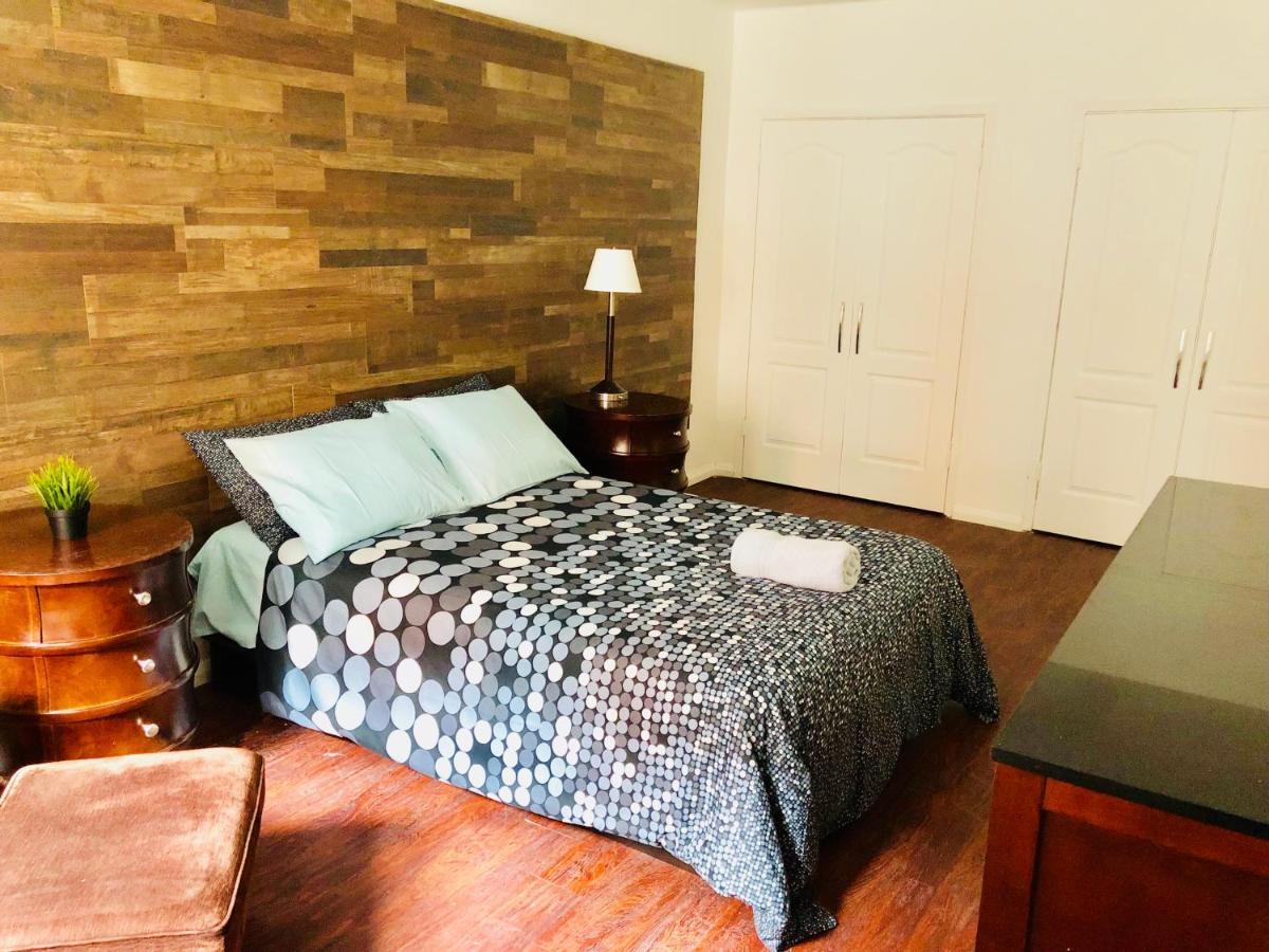 Apartment Stylish Apartment: Comfortable In The Golden Square Mile
