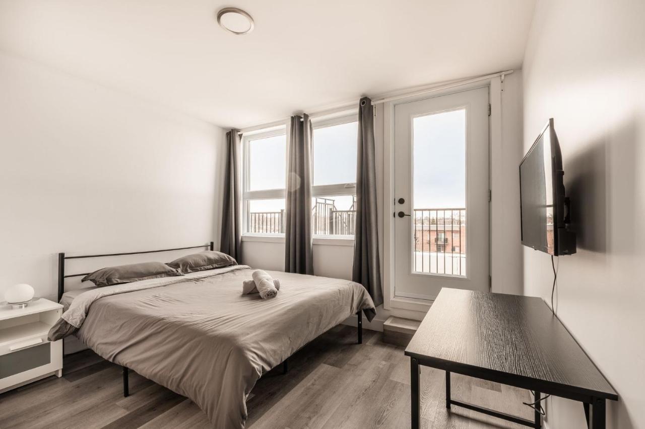With 2 Bedrooms And Terrace - 1908 Apartment