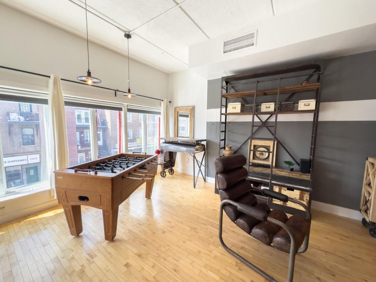 Luxury 5-bed + Pool Table: 5 Min From Jarry Metro Apartment