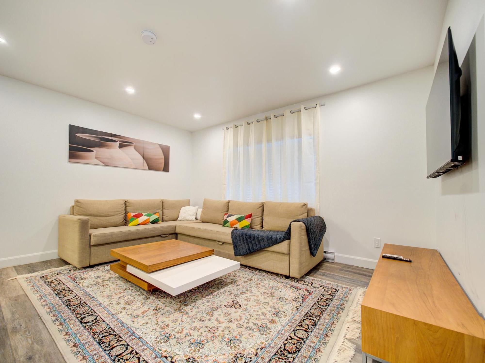 Cozy & Luxurious 3-br *