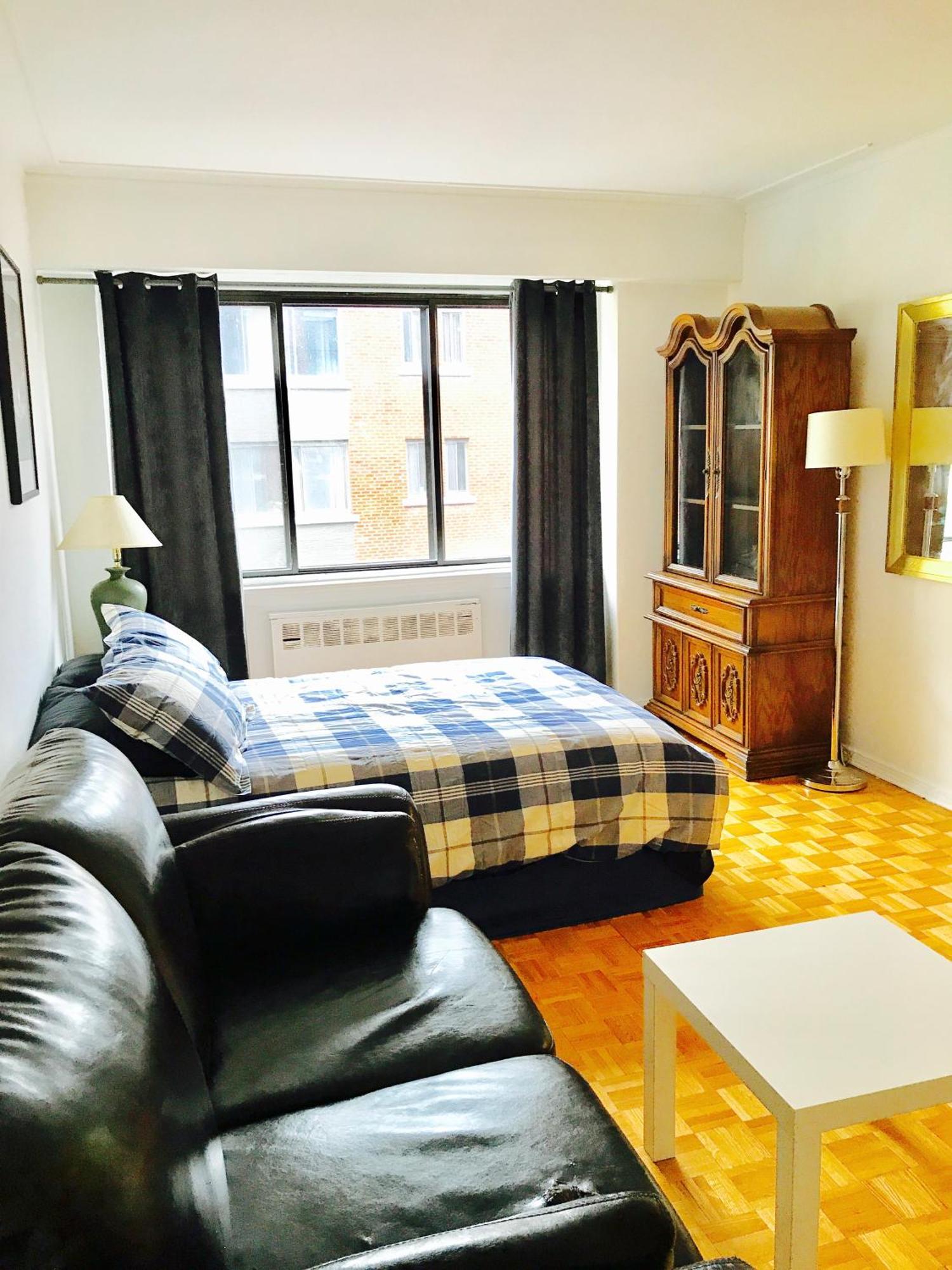Stylish Apartment: Comfortable In The Golden Square Mile *