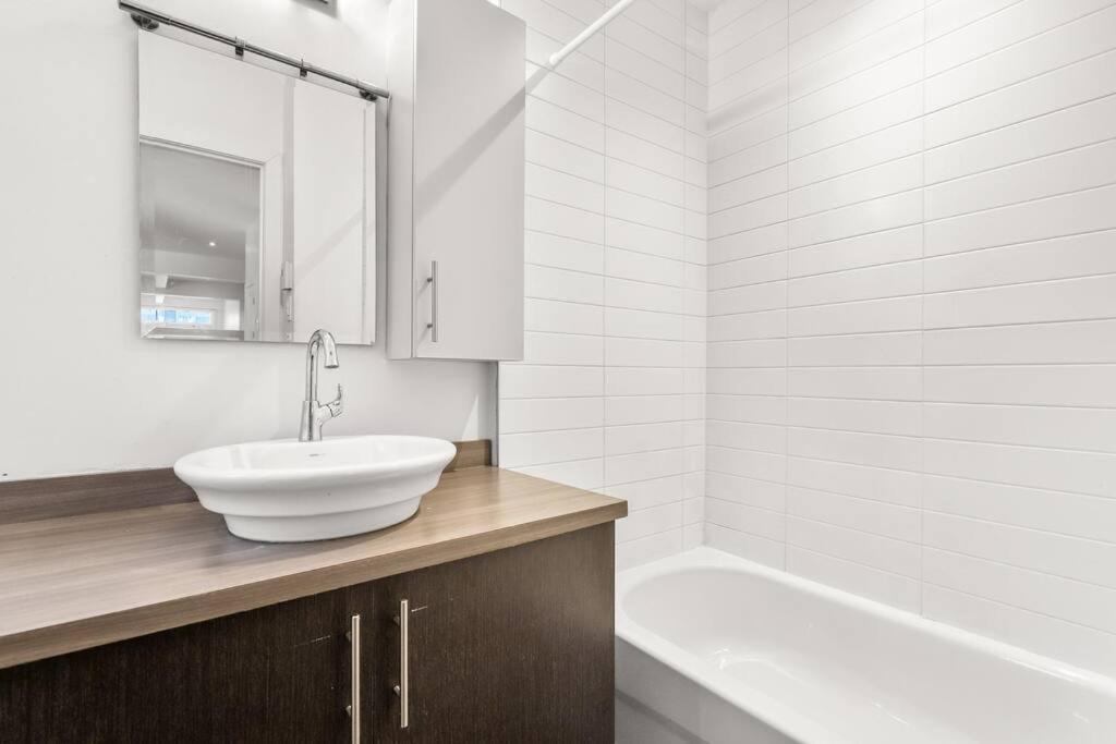 Stylish 1bedroom / 1bathroom In Plateau Mont-royal Apartment Montreal