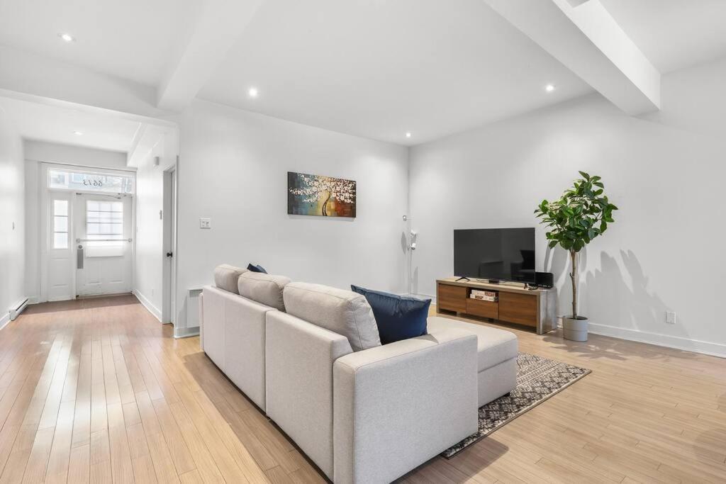Stylish 1bedroom / 1bathroom In Plateau Mont-royal * Montreal