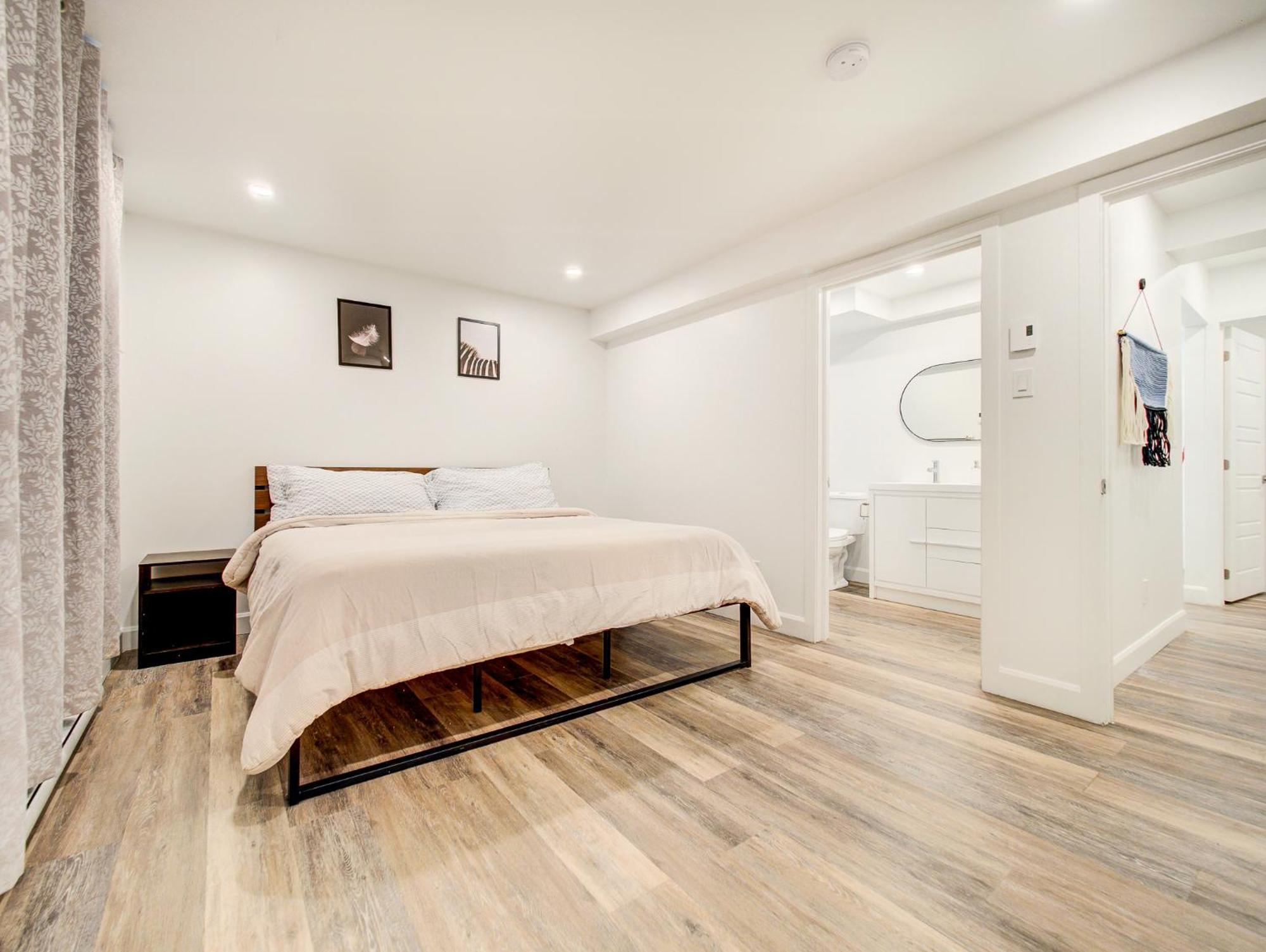 Cozy & Luxurious 3-br Apartment Montreal