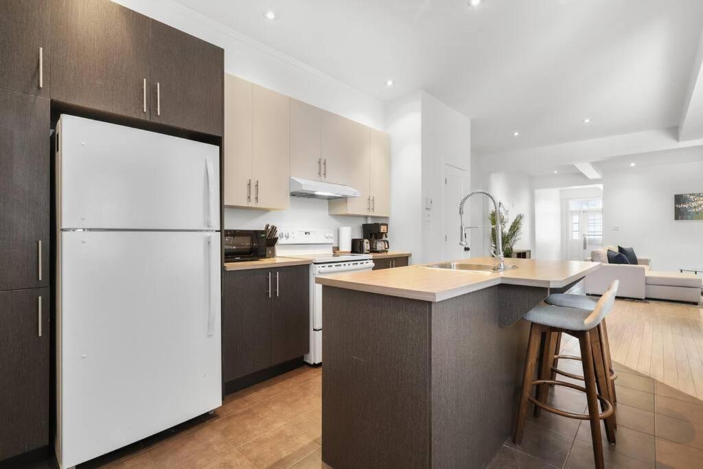 Stylish 1bedroom / 1bathroom In Plateau Mont-royal Apartment *