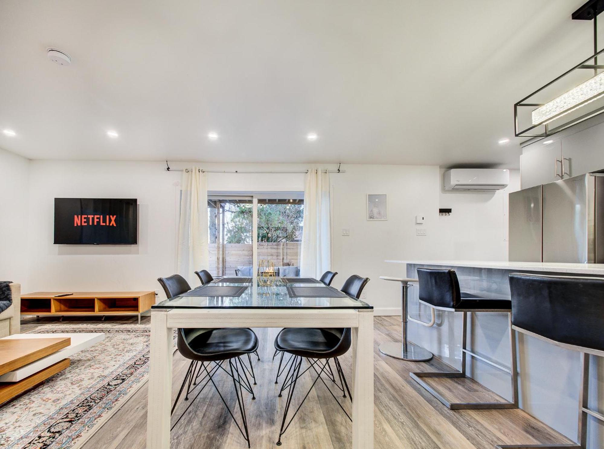 Cozy & Luxurious 3-br Montreal