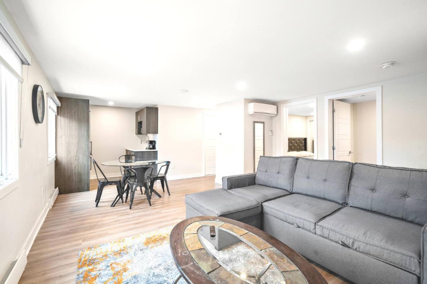 Duplex 6 Bedrooms In Heart Of Plateau Mont-royal Montreal