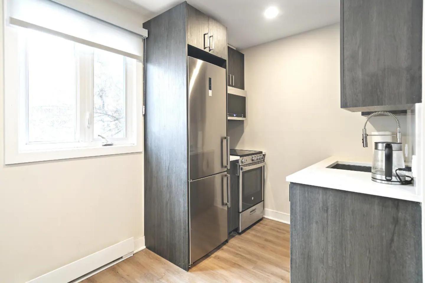 Duplex 6 Bedrooms In Heart Of Plateau Mont-royal