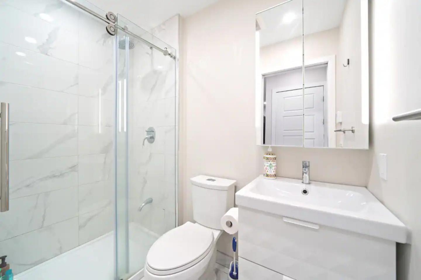 Duplex 6 Bedrooms In Heart Of Plateau Mont-royal Apartment *