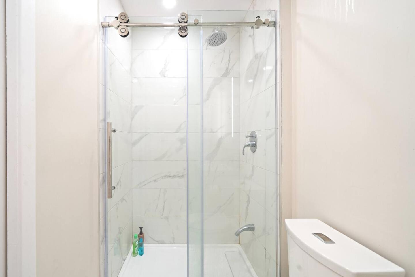 Apartment Duplex 6 Bedrooms In Heart Of Plateau Mont-royal *