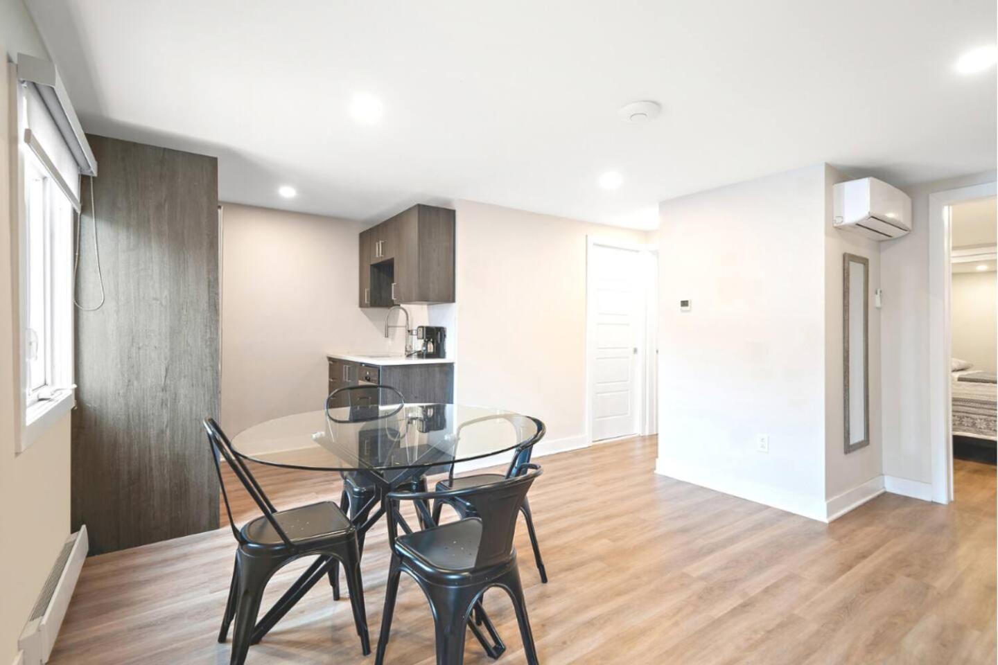 Apartment Duplex 6 Bedrooms In Heart Of Plateau Mont-royal Montreal
