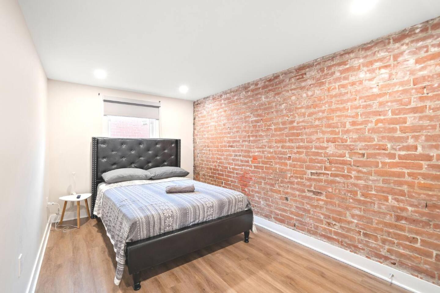 Apartment Duplex 6 Bedrooms In Heart Of Plateau Mont-royal