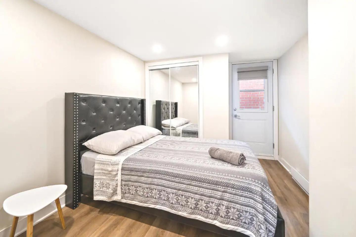 Duplex 6 Bedrooms In Heart Of Plateau Mont-royal Apartment *