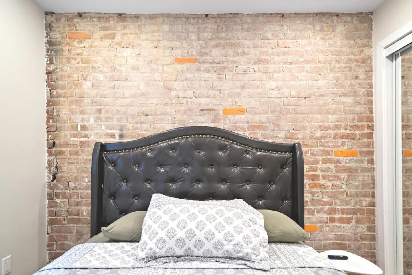 Apartment Duplex 6 Bedrooms In Heart Of Plateau Mont-royal *