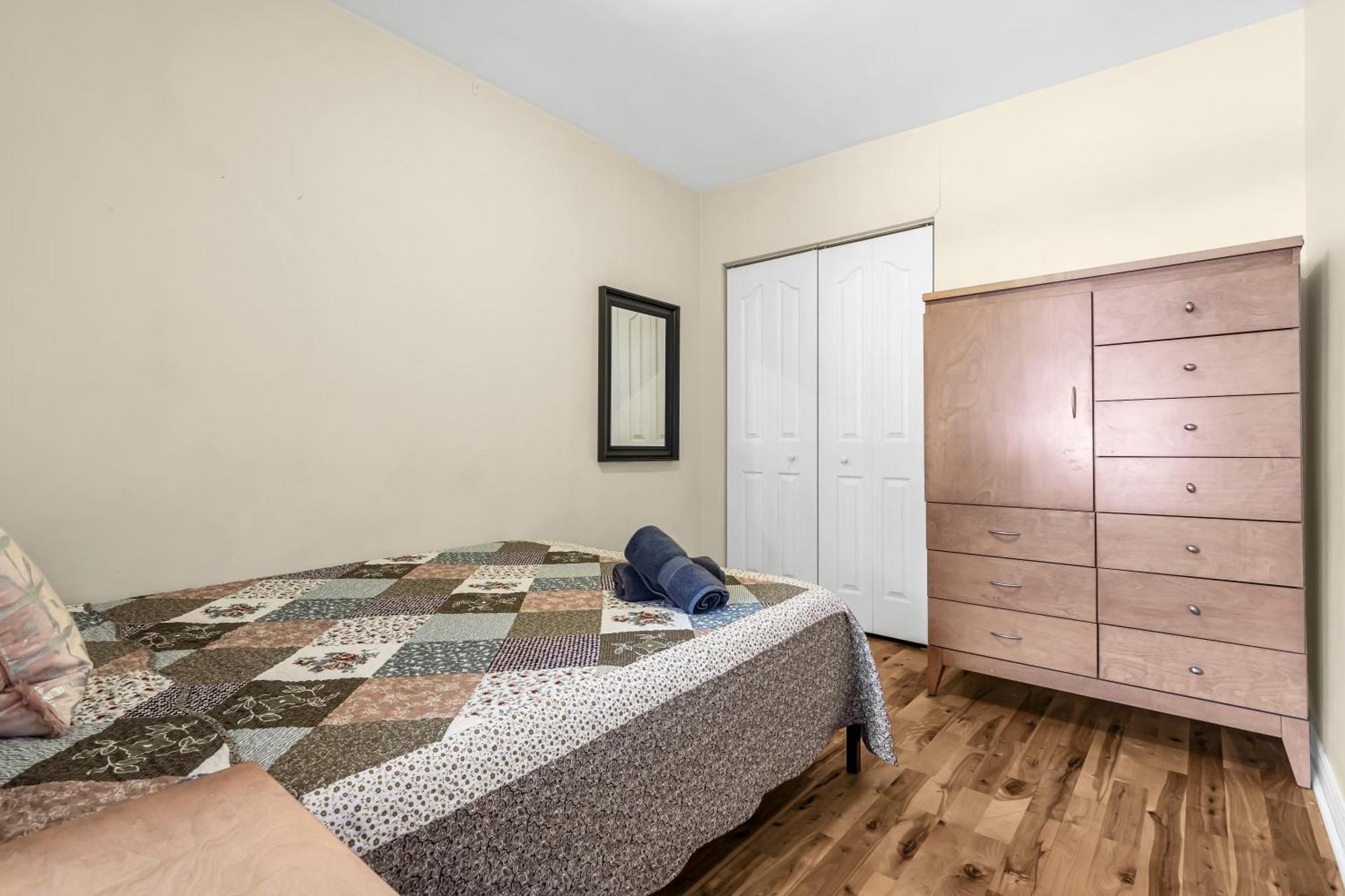 Duplex For Group Stay_mont-royal Holiday home *