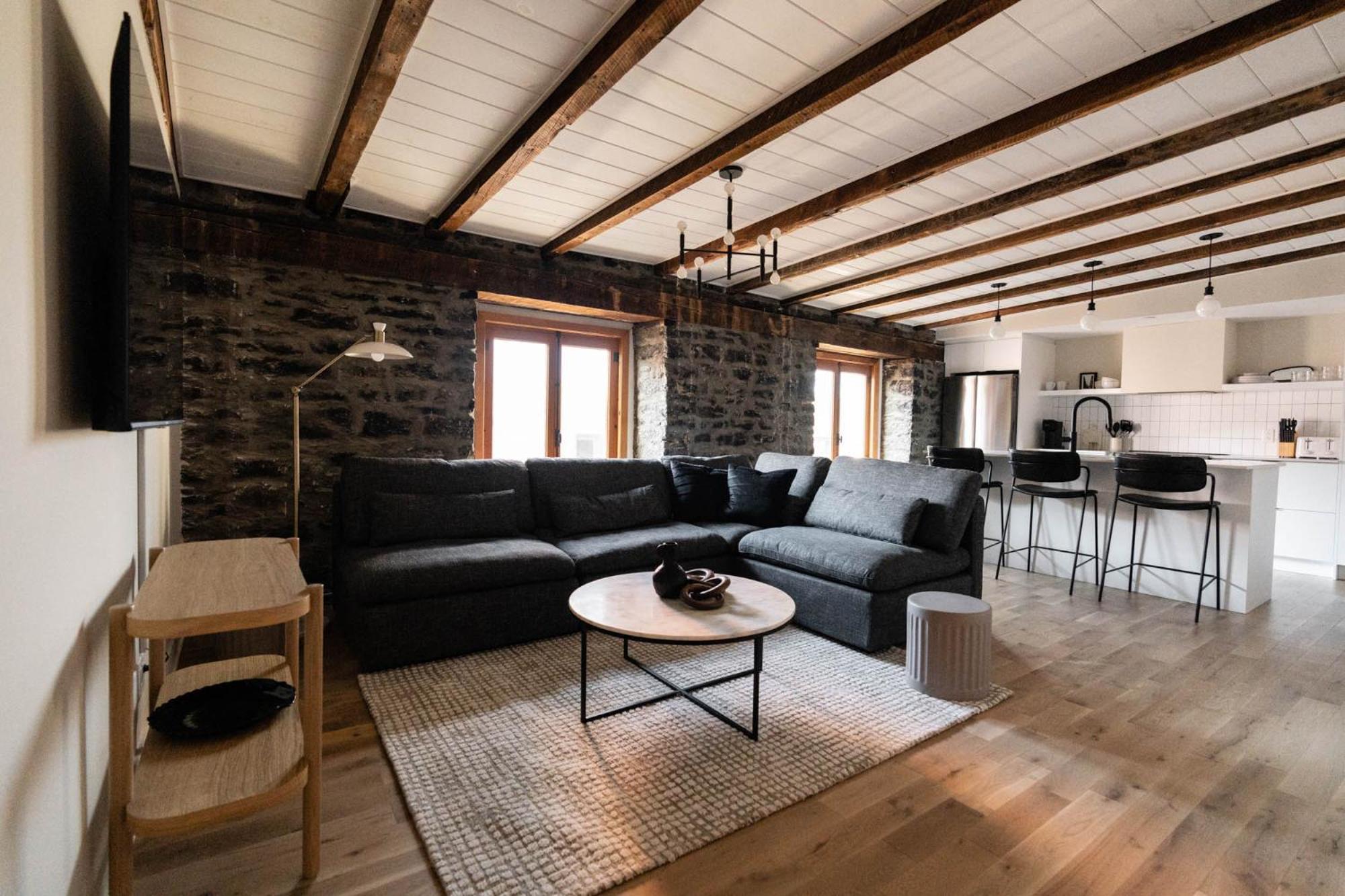 Aparthotel Maison Place Royale By Luxury In Transit Montreal