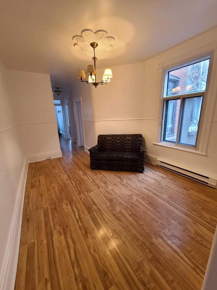 400$/week // B // Full Kitchen *