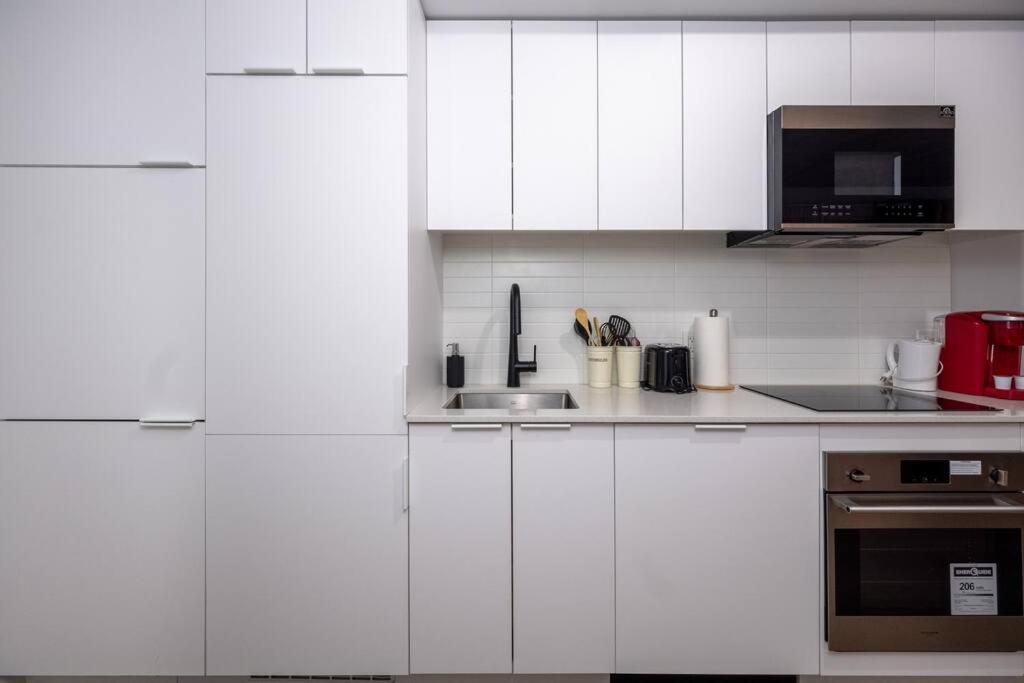 Apartment Furnished With Balcony - Downtown #311784 Montreal