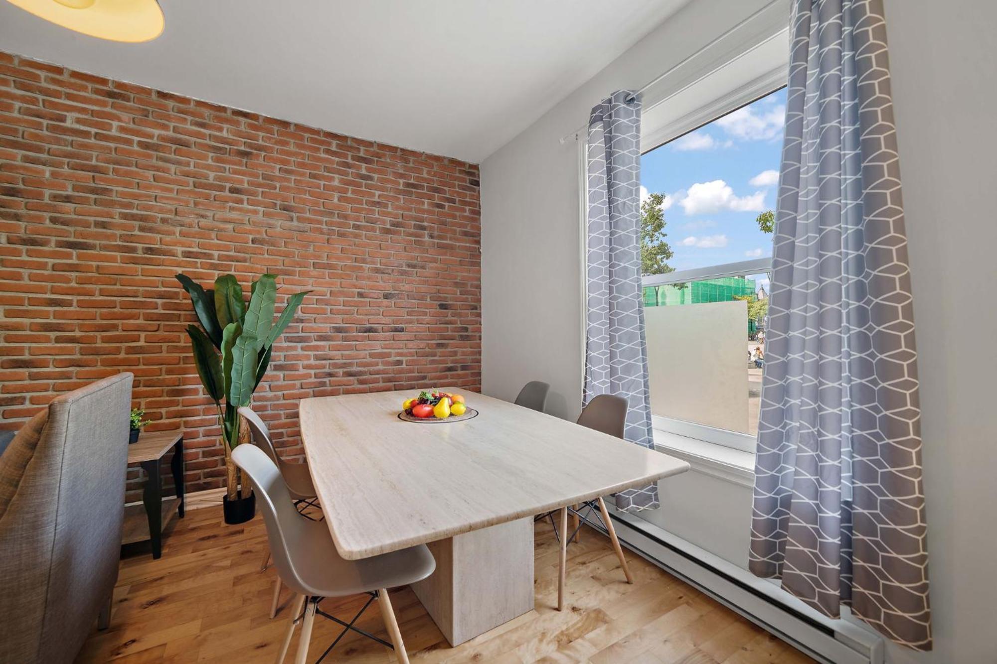 Duplex For Group Stay_mont-royal *