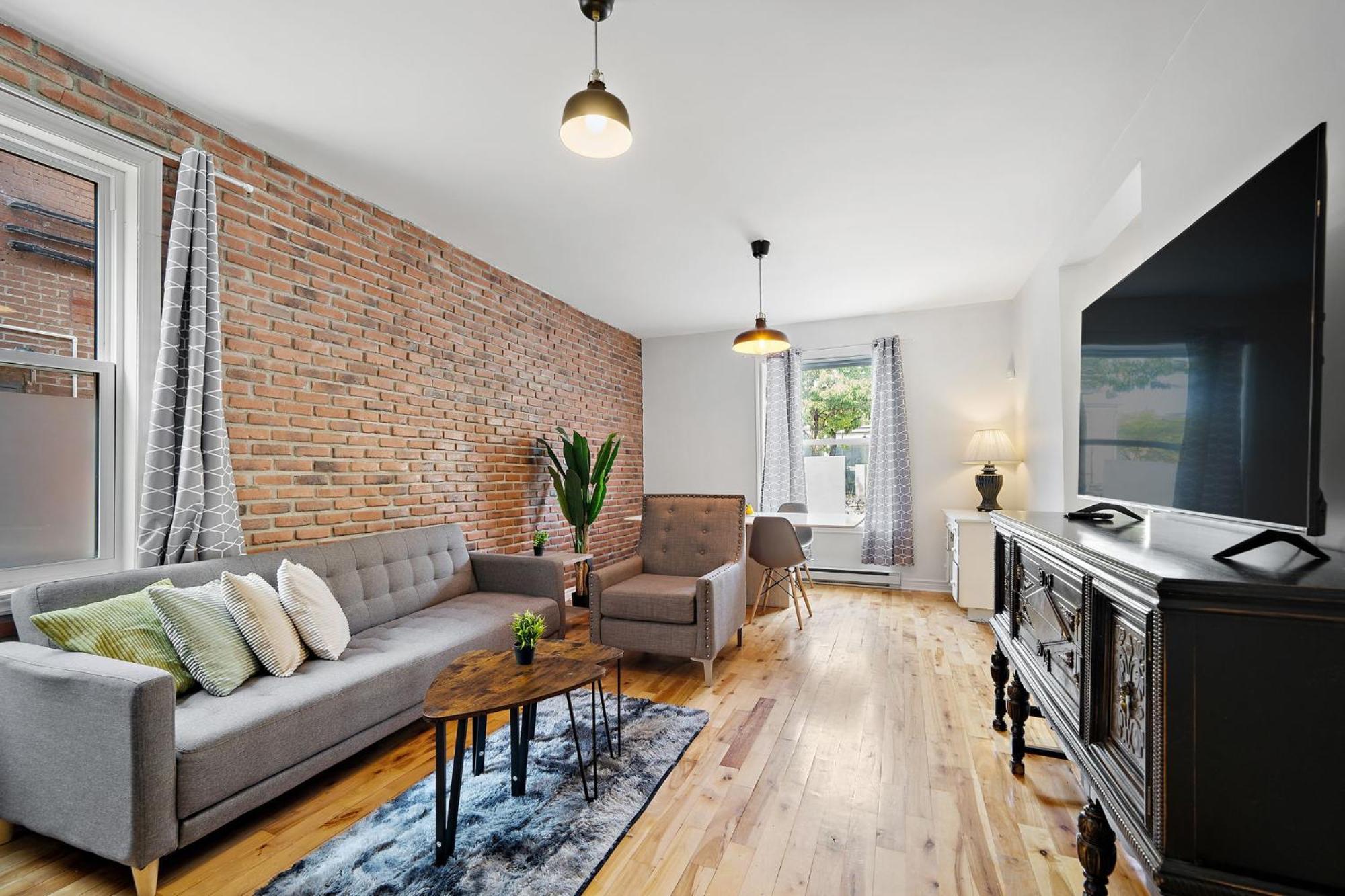 Duplex For Group Stay_mont-royal * Montreal