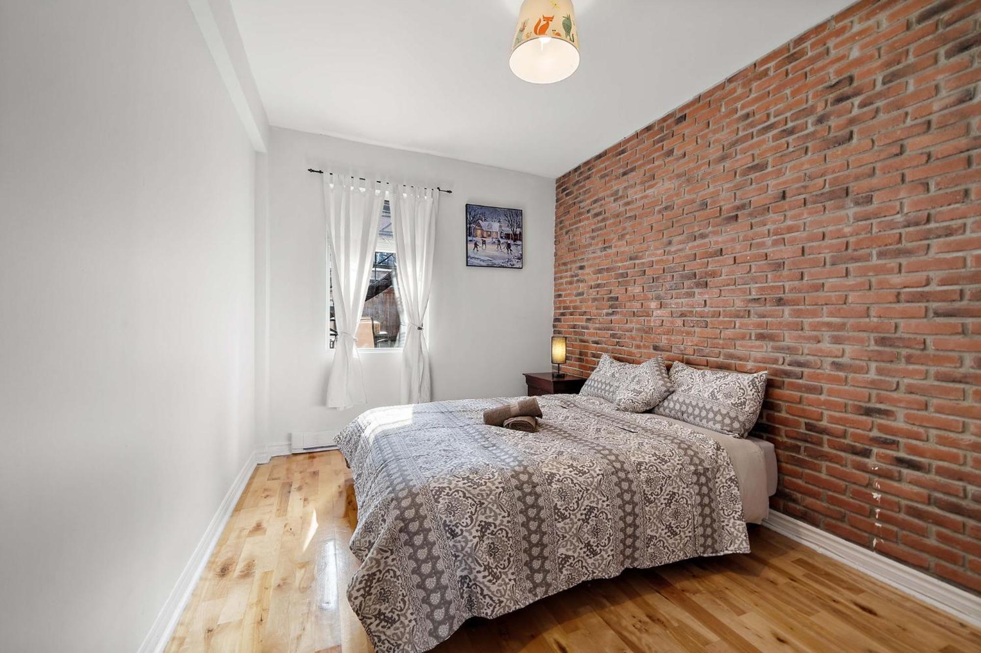 Duplex For Group Stay_mont-royal Holiday home *