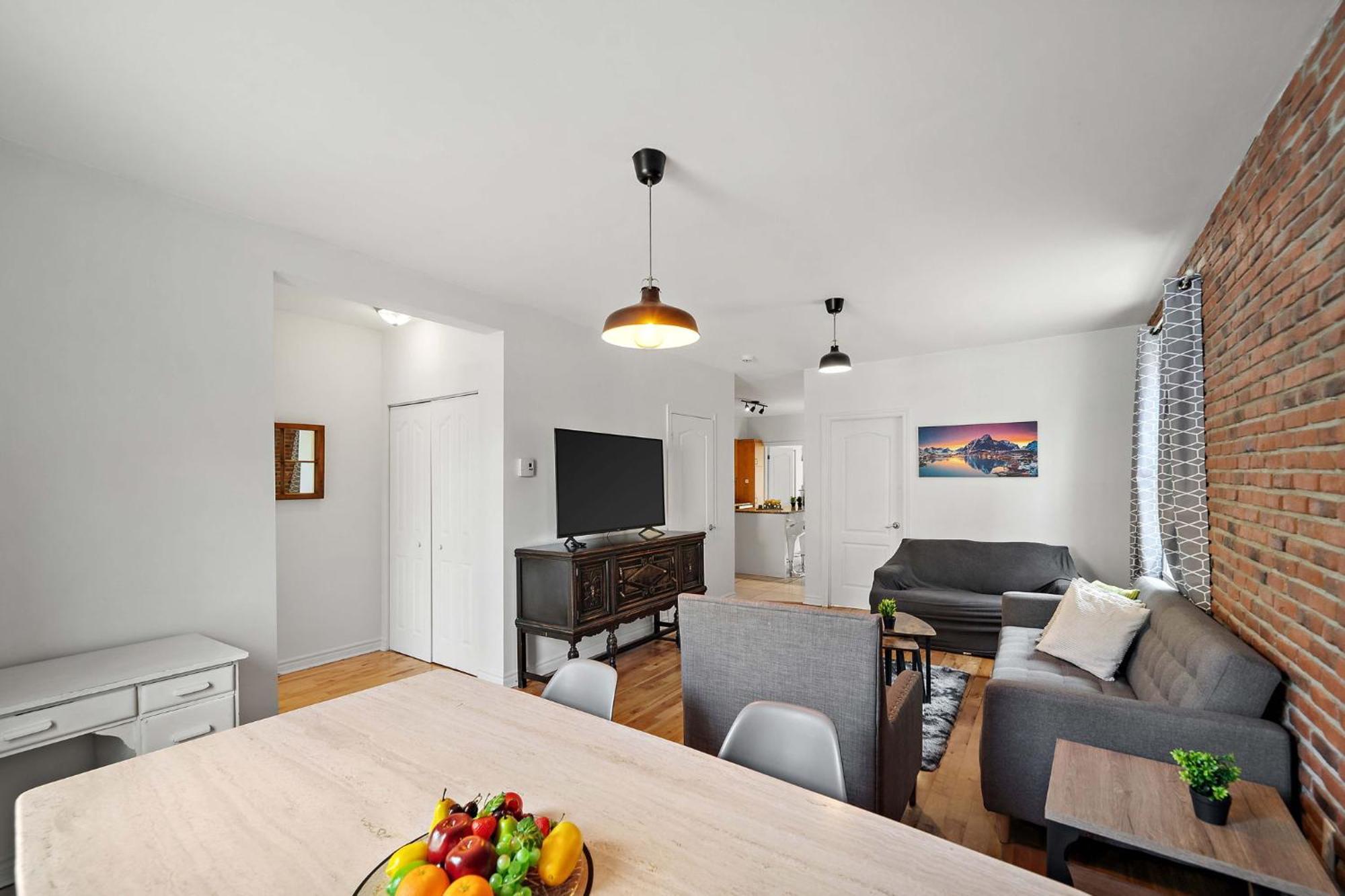 Duplex For Group Stay_mont-royal Montreal