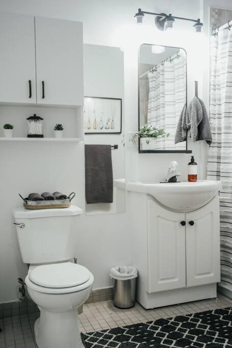 Hresidences Modern On Ontario Street Apartment *
