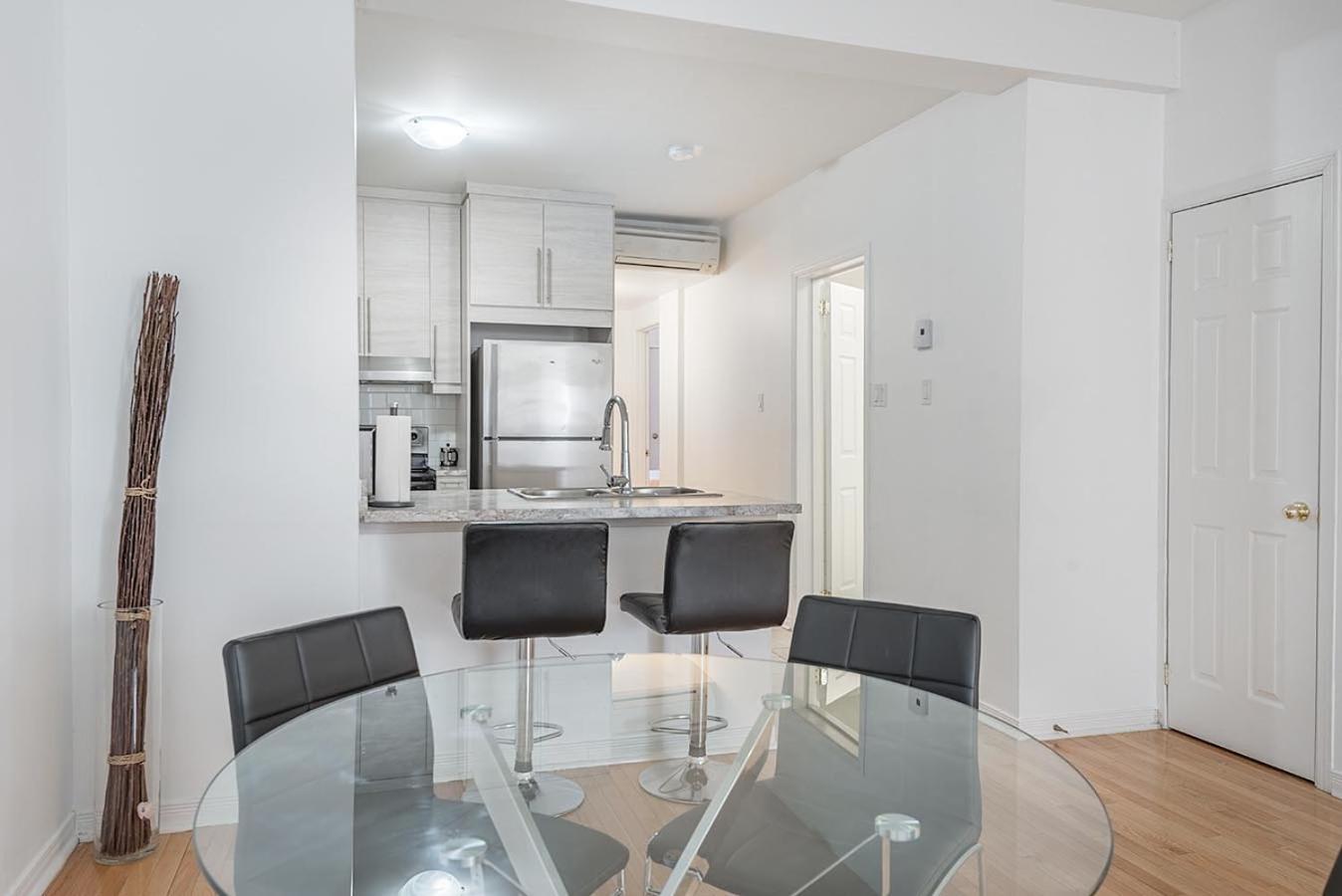 Apartment Aaa Location & Free Parking Montreal