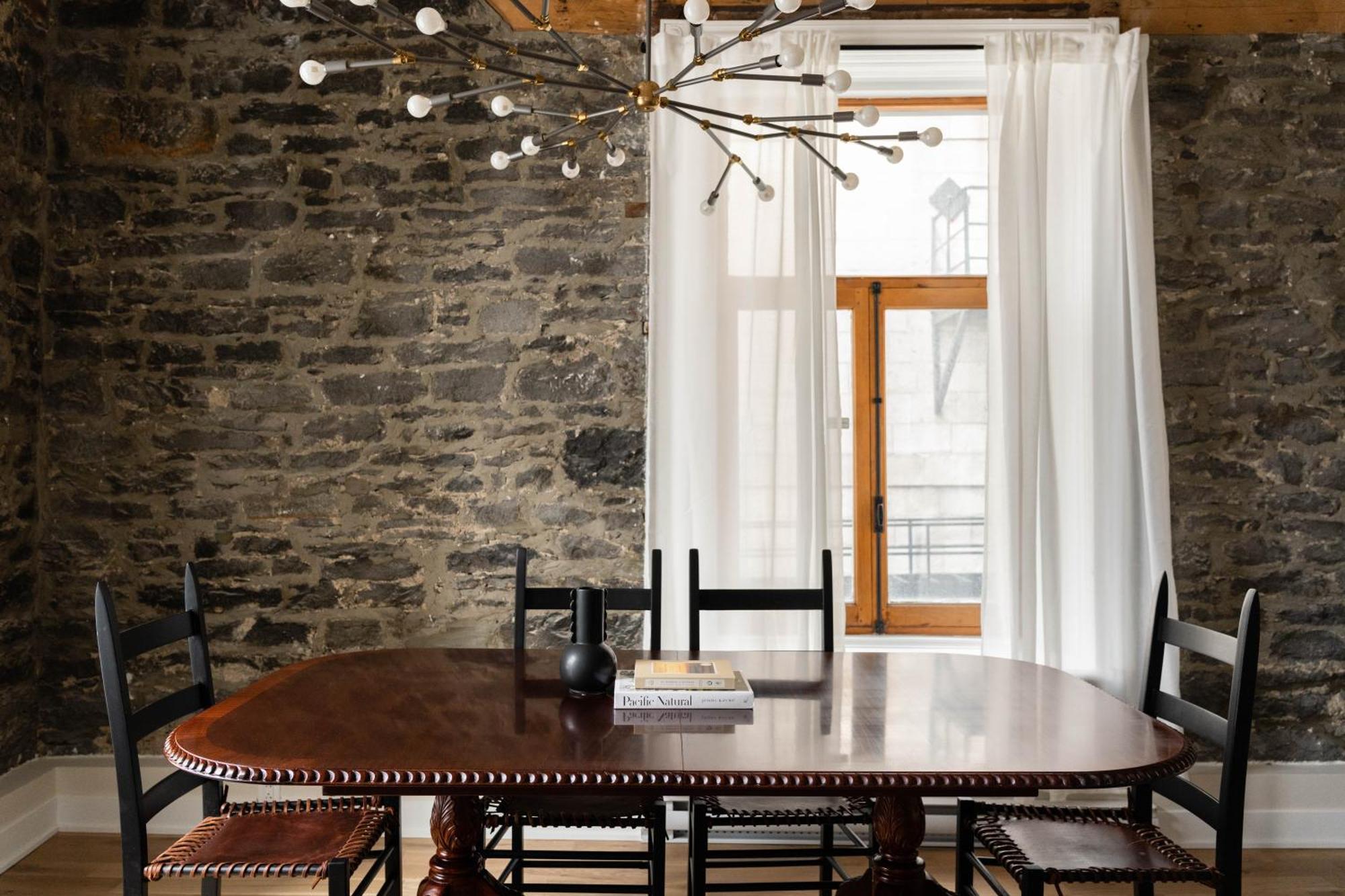 Aparthotel Maison Place Royale By Luxury In Transit Montreal