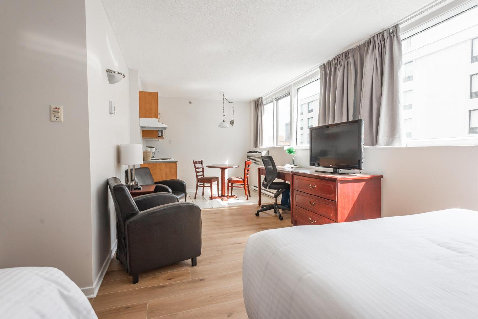 Les Labelle Hotel Montreal