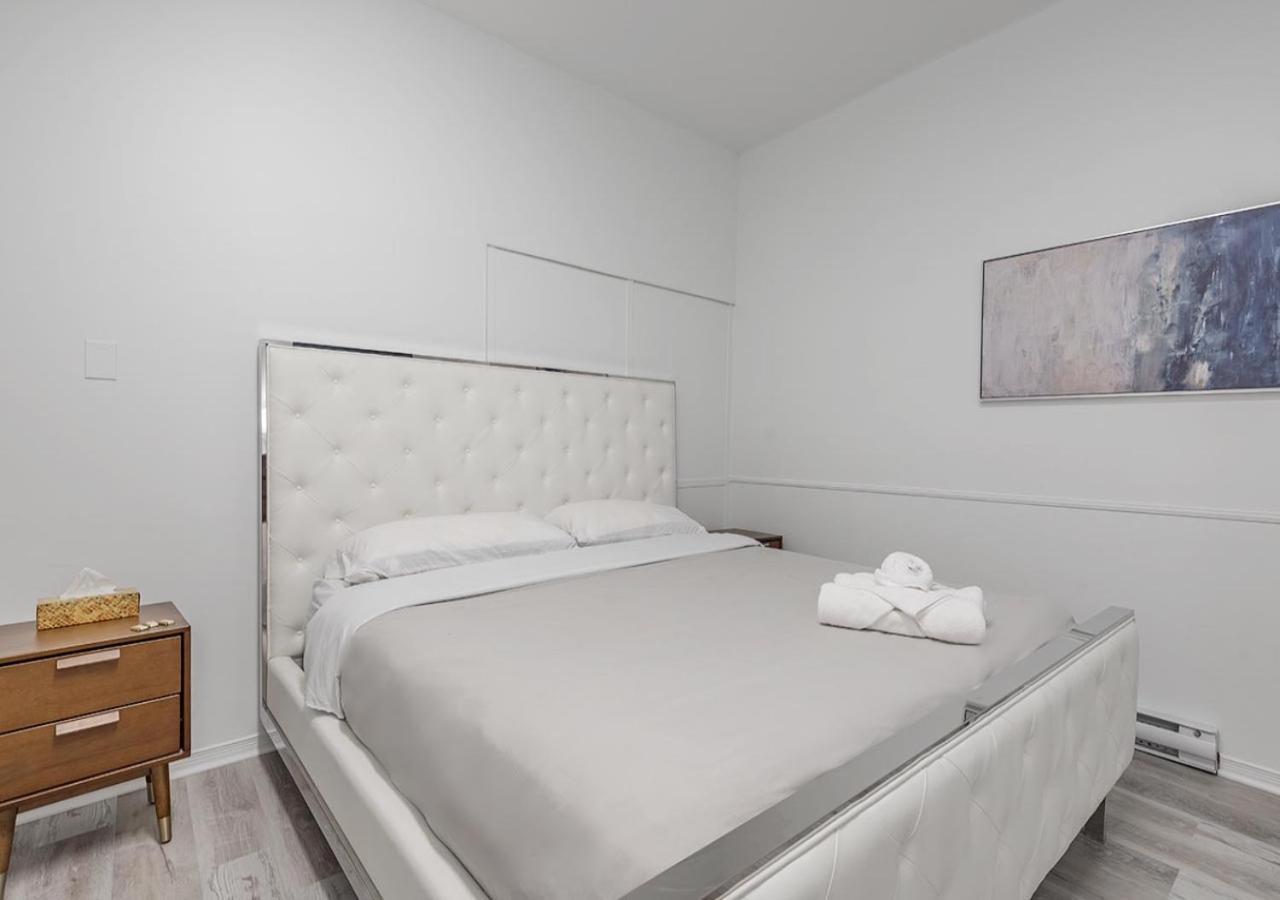 Luxurious 3bd In Heart Of Downtown Free Parking On-site 5 Min Walk To Bell Center *