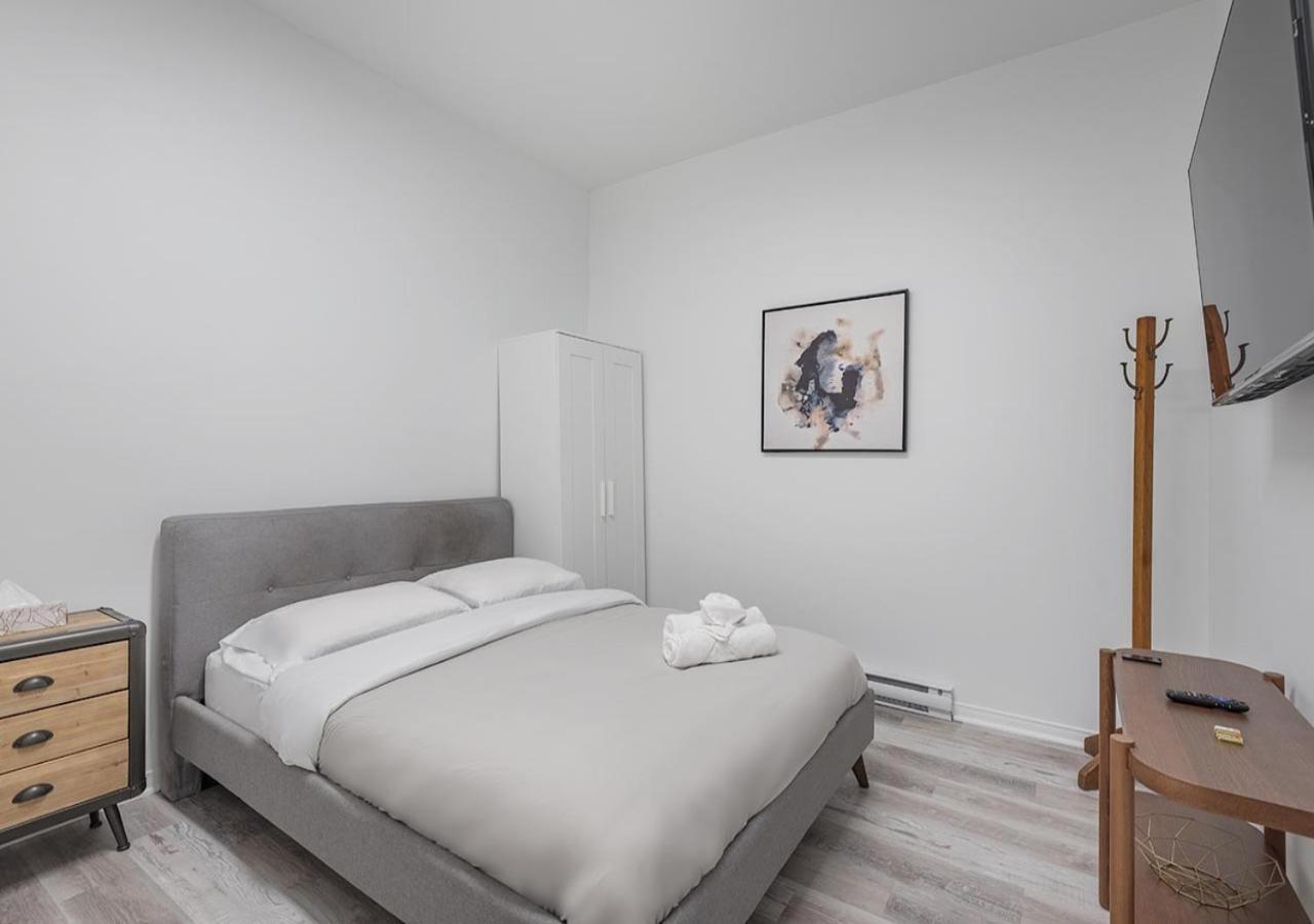 Luxurious 3bd In Heart Of Downtown Free Parking On-site 5 Min Walk To Bell Center