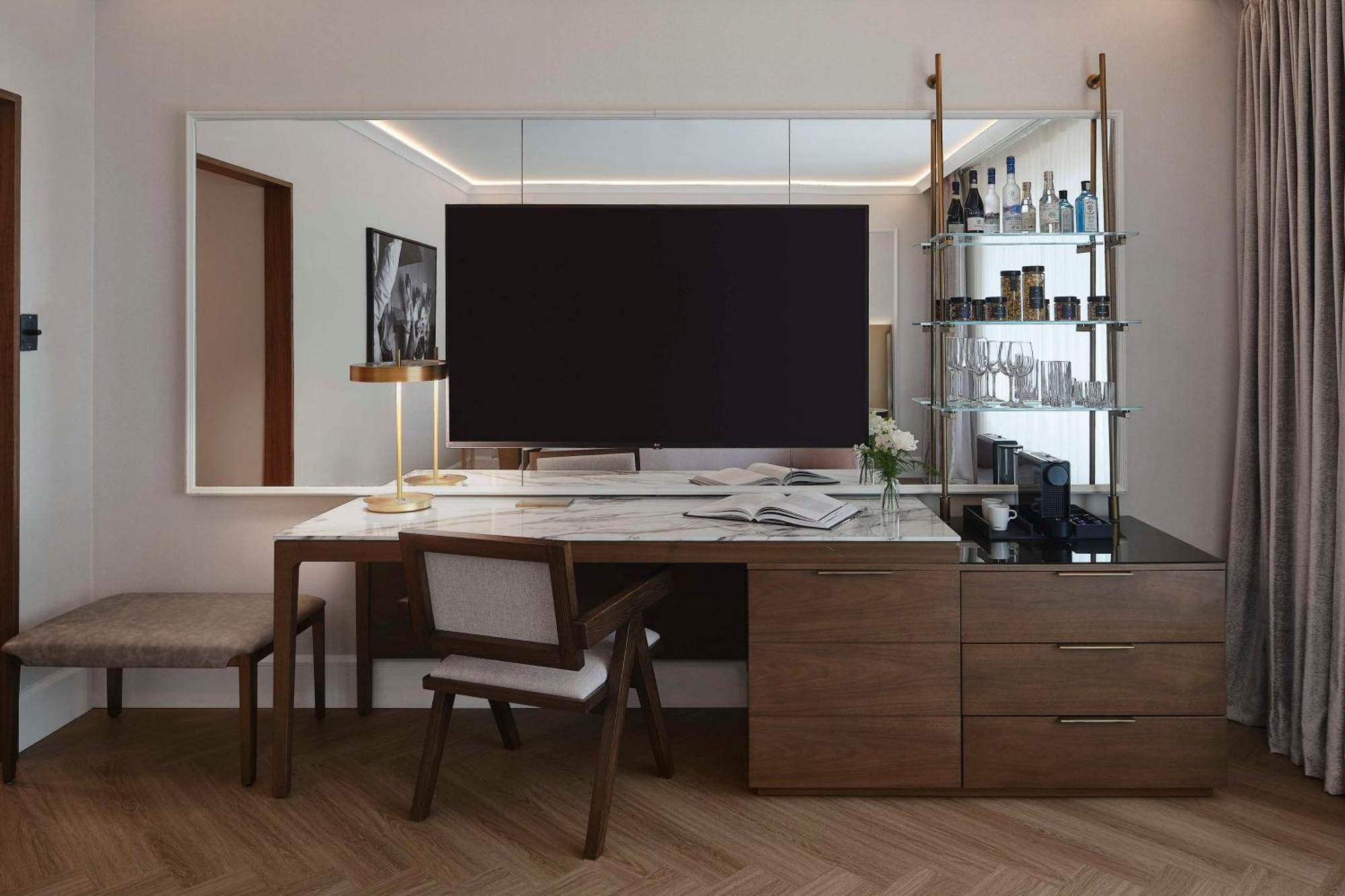 Vogue Downtown, Curio Collection By Hilton Hotel 4*