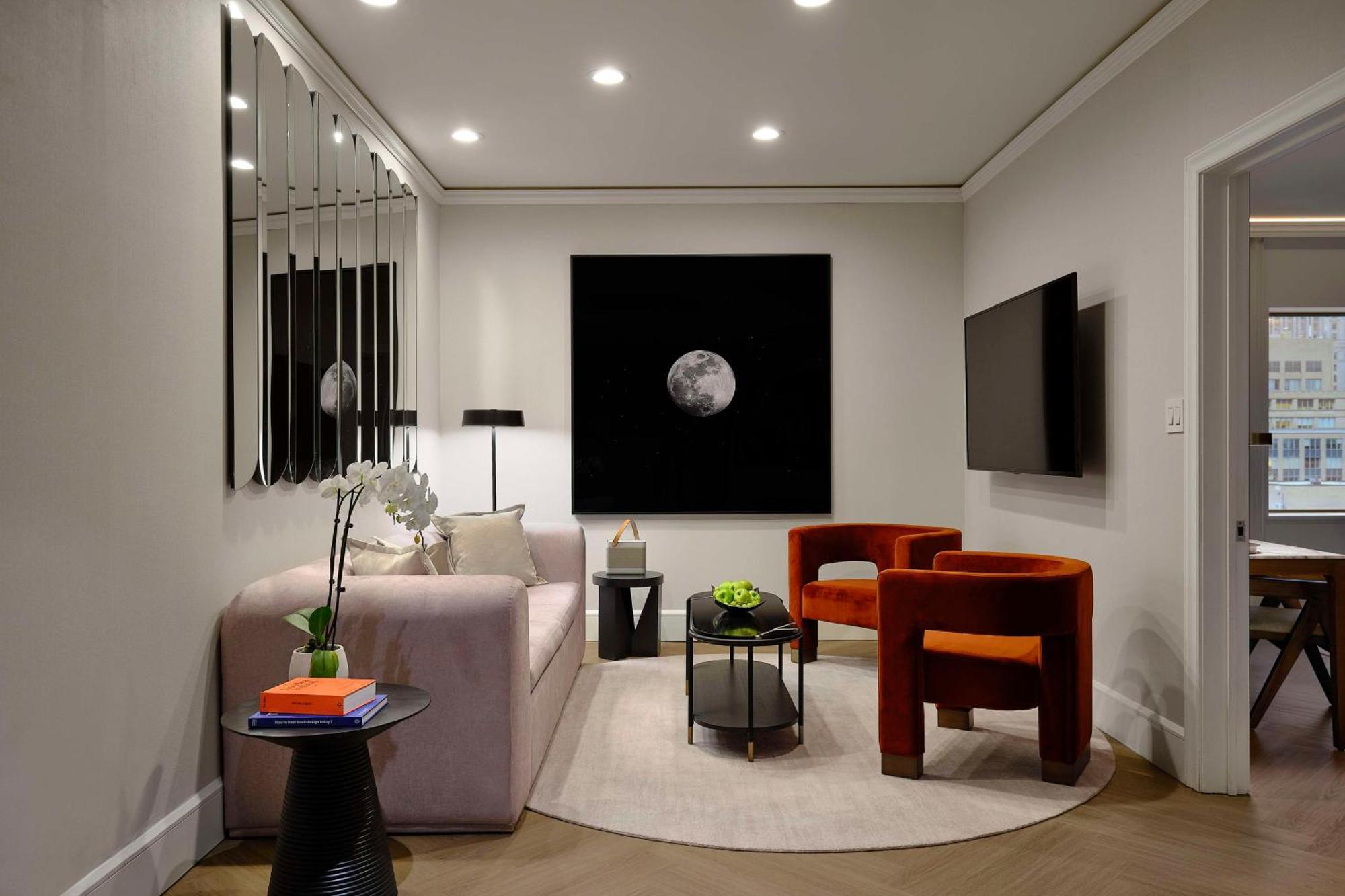 Vogue Downtown, Curio Collection By Hilton Hotel Montreal