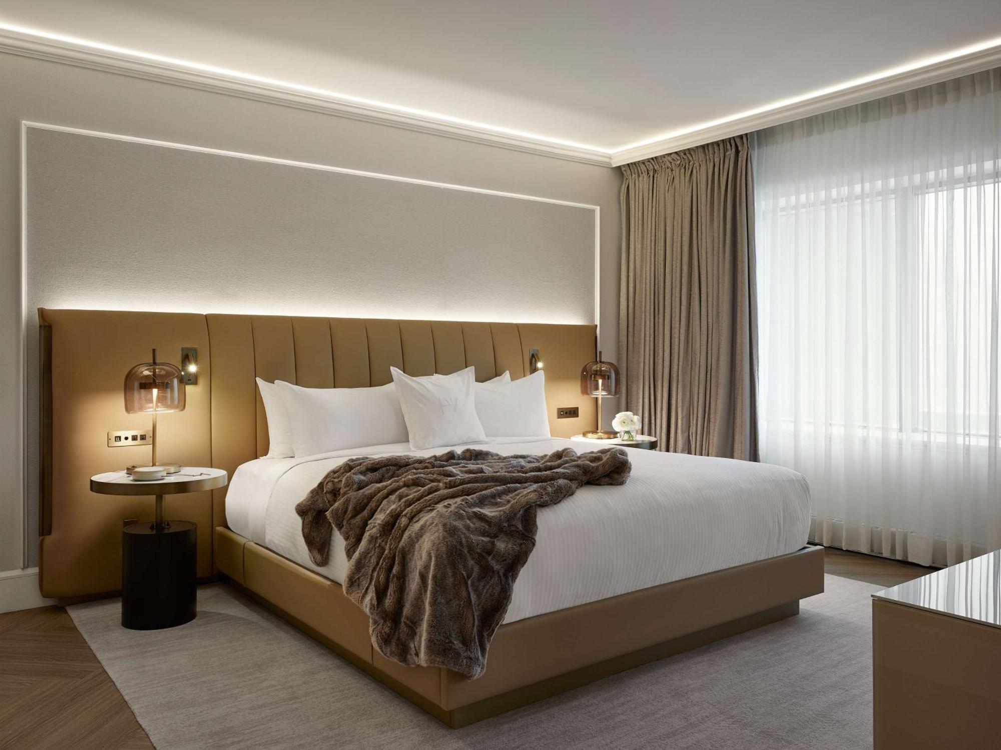 Hotel Vogue Downtown, Curio Collection By Hilton 4*