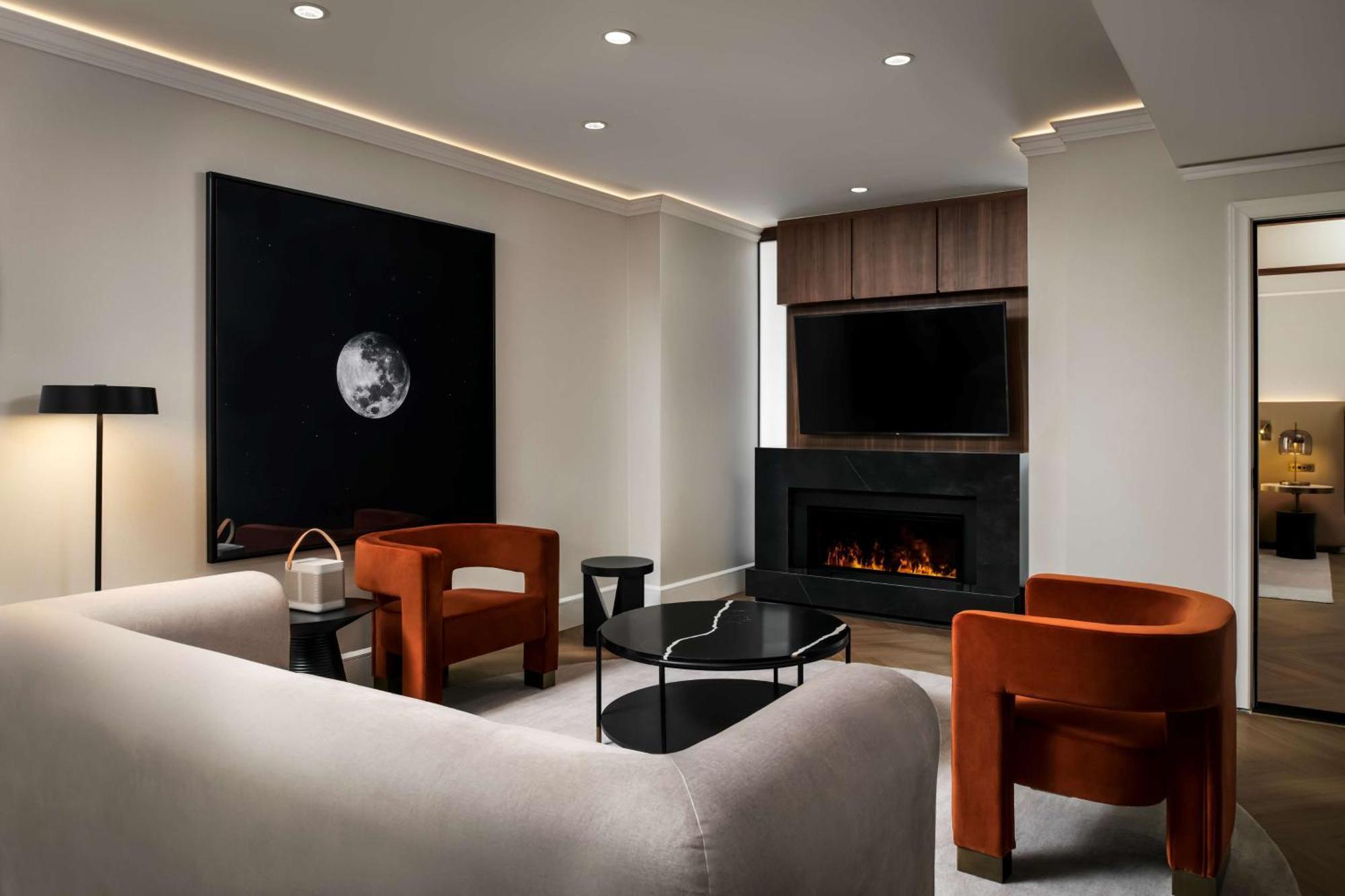 Hotel Vogue Downtown, Curio Collection By Hilton 4*