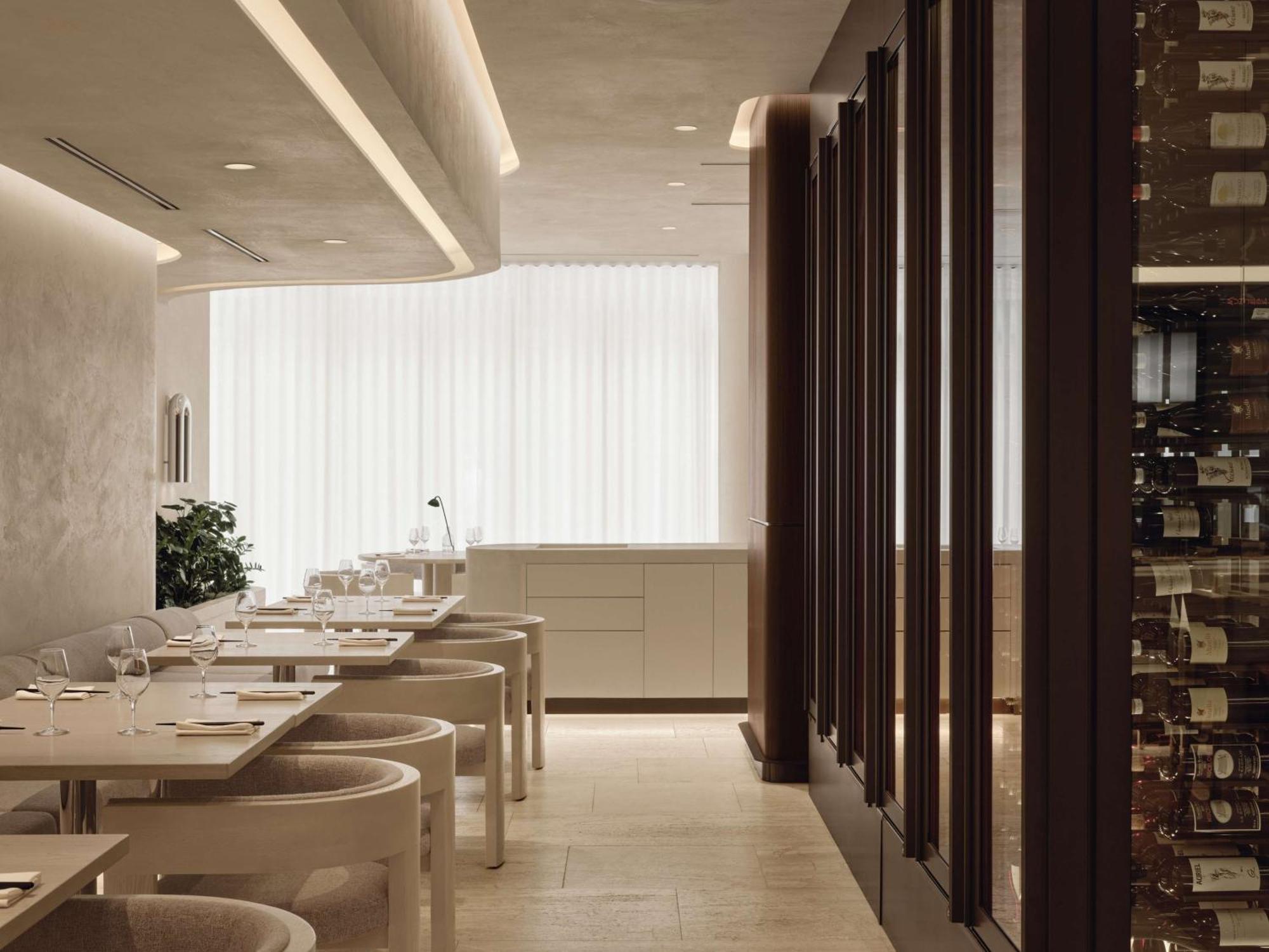 Hotel Vogue Downtown, Curio Collection By Hilton