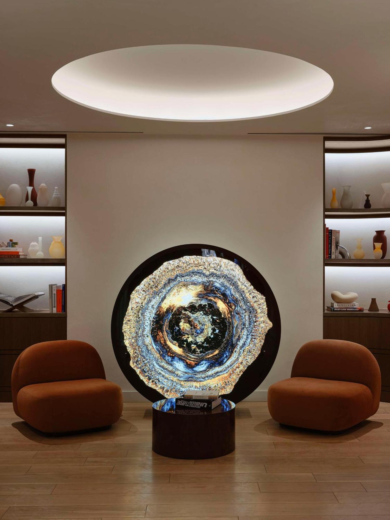 Vogue Downtown, Curio Collection By Hilton Hotel Montreal