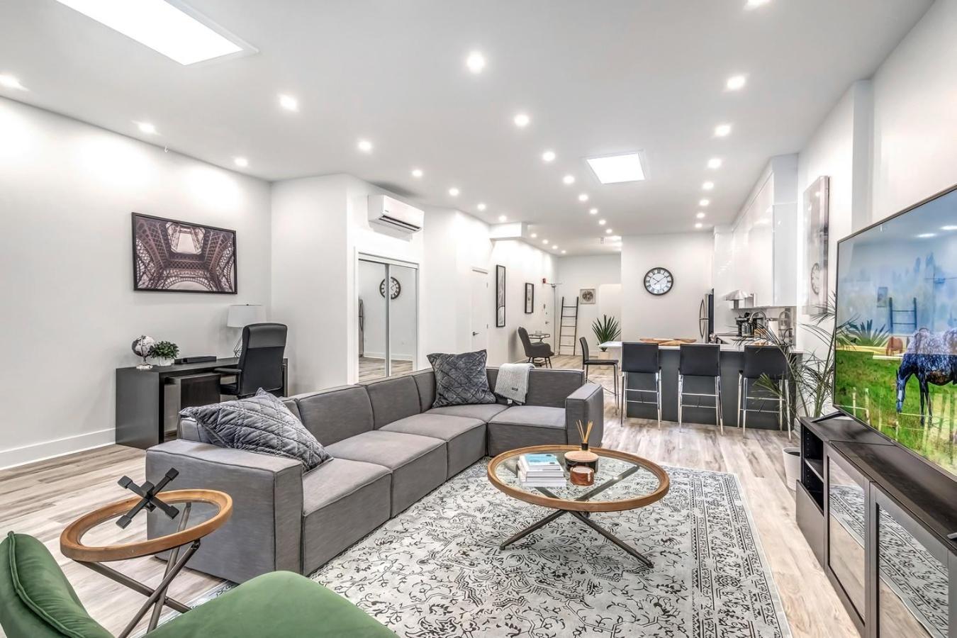 Apartment Spacious 5-bed Oasis In The Heart Of Downtown-5 Min To Bell Center, Free Parking