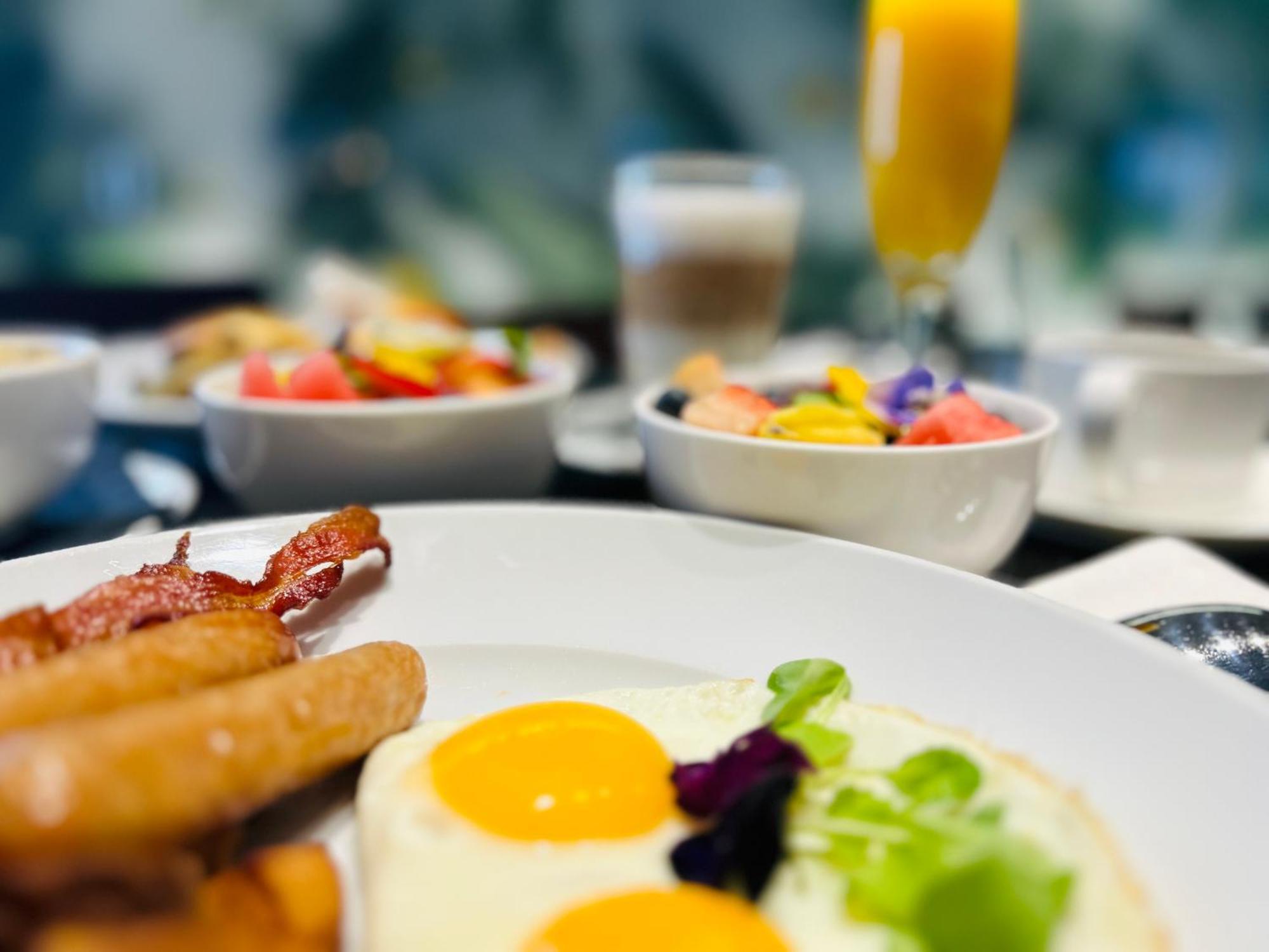 Warwick Le Crystal - Hotel 5*